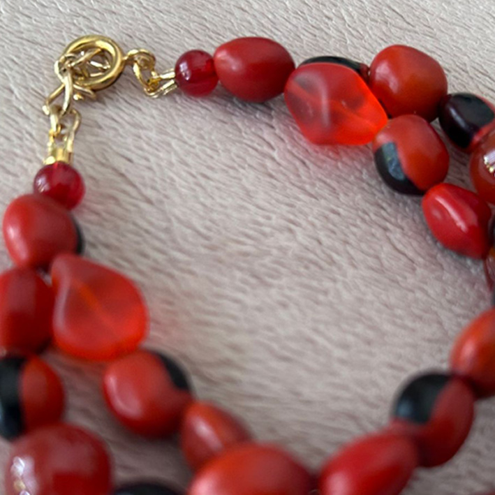 Armband oranjerood met zwart