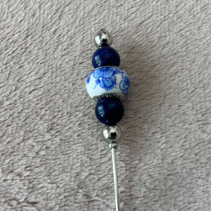 Brochepin blauw met wit