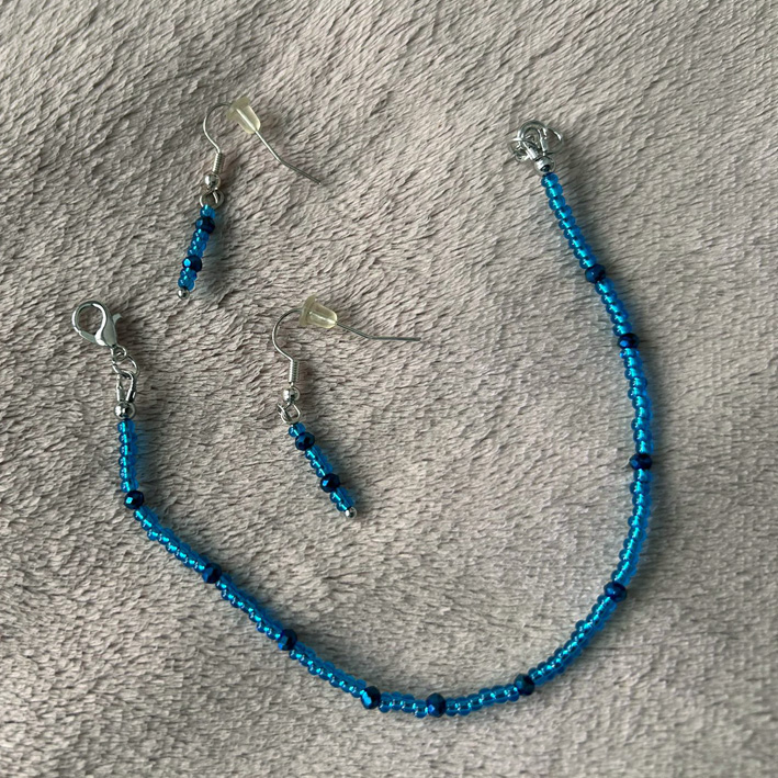 Armband en oorbellen turquoiseblauw