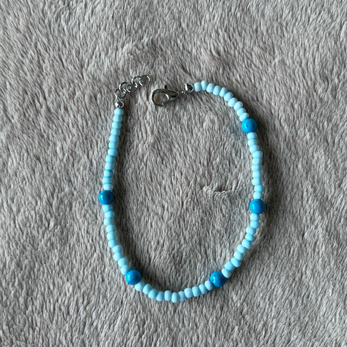 Lichtblauw armbandje